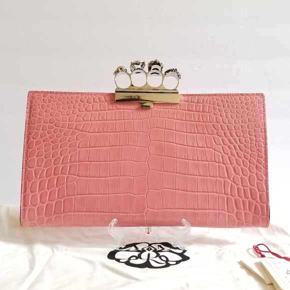 Alexander McQueen Skull Four-Ring Croc-Embossed Leather Clutch Pink - Picture 6 of 13